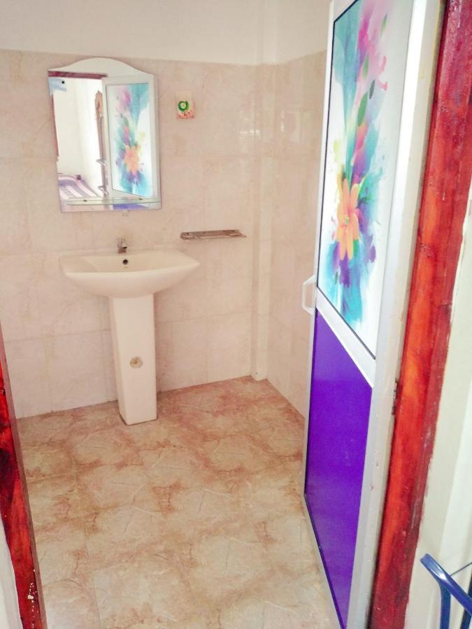 Dinesh Guest House Kataragama Kültér fotó