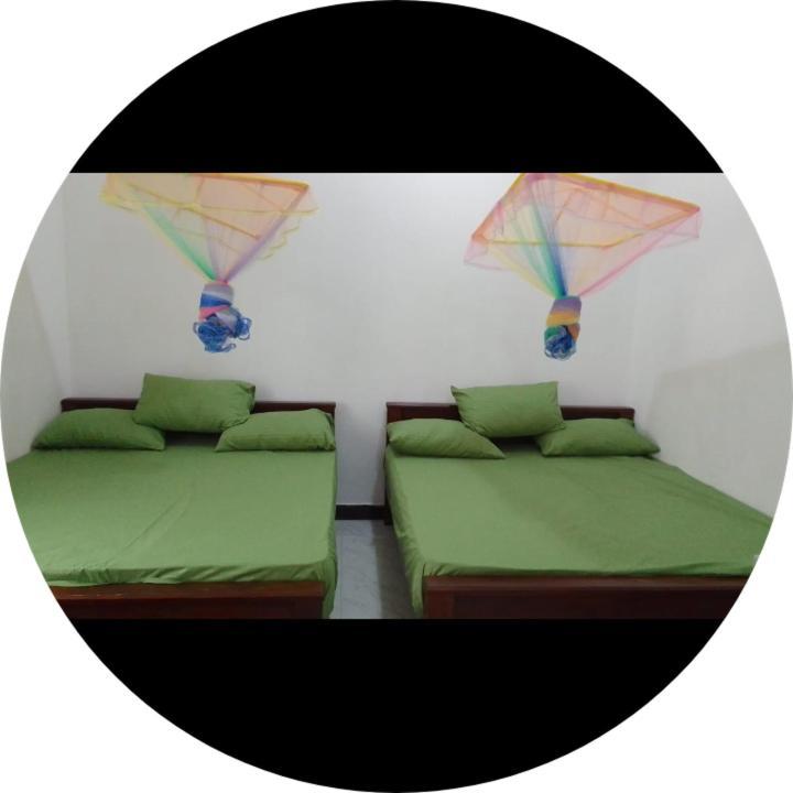 Dinesh Guest House Kataragama Kültér fotó